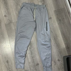 Men’s Vuori Sunday Performance Jogger size Large Platinum Heather